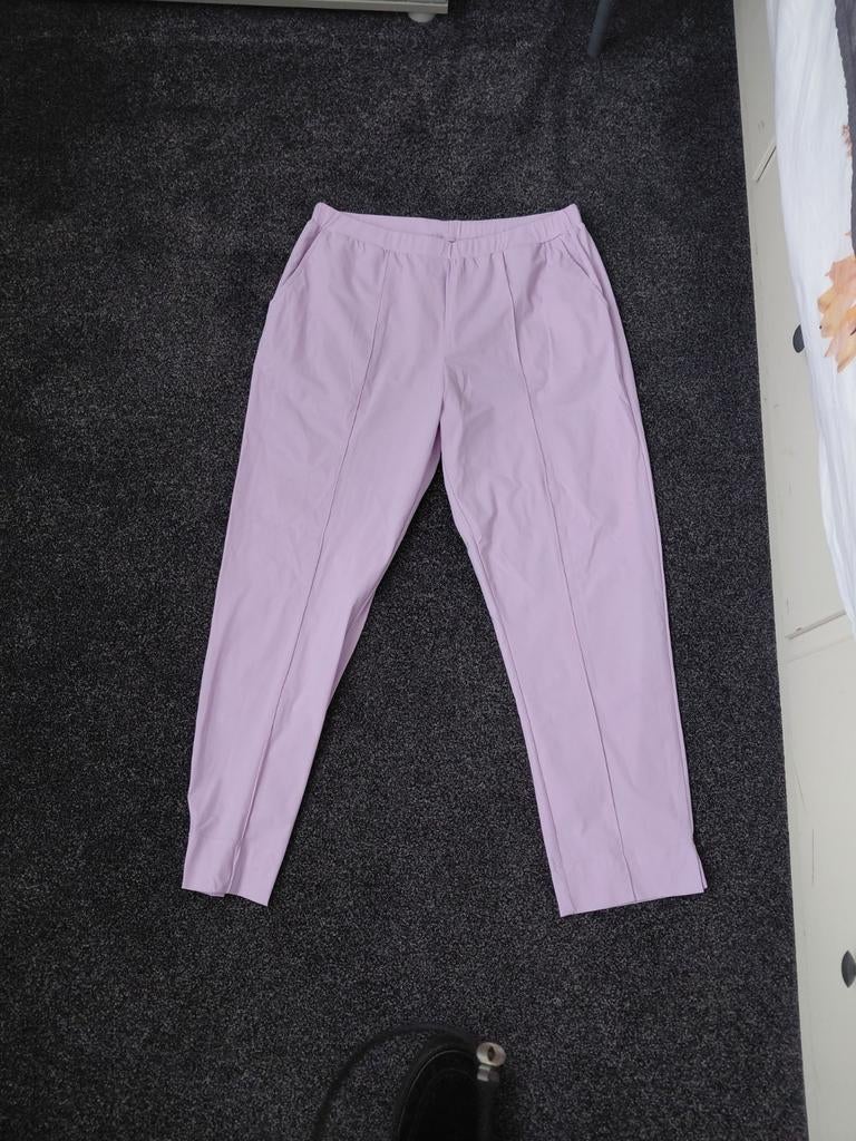 Te Koop: PLUS BASICS Broek,  mt 44. Lila kleur. Travelstof., Plus Basics, Paars, Maat 42/44 (L), Ophalen of Verzenden