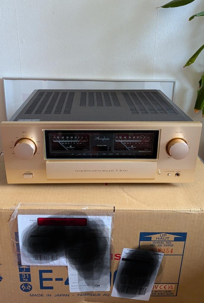 Accuphase E 4000, Audio, Tv en Foto, Versterkers en Receivers, Zo goed als nieuw, Stereo, 120 watt of meer, Overige merken, Verzenden