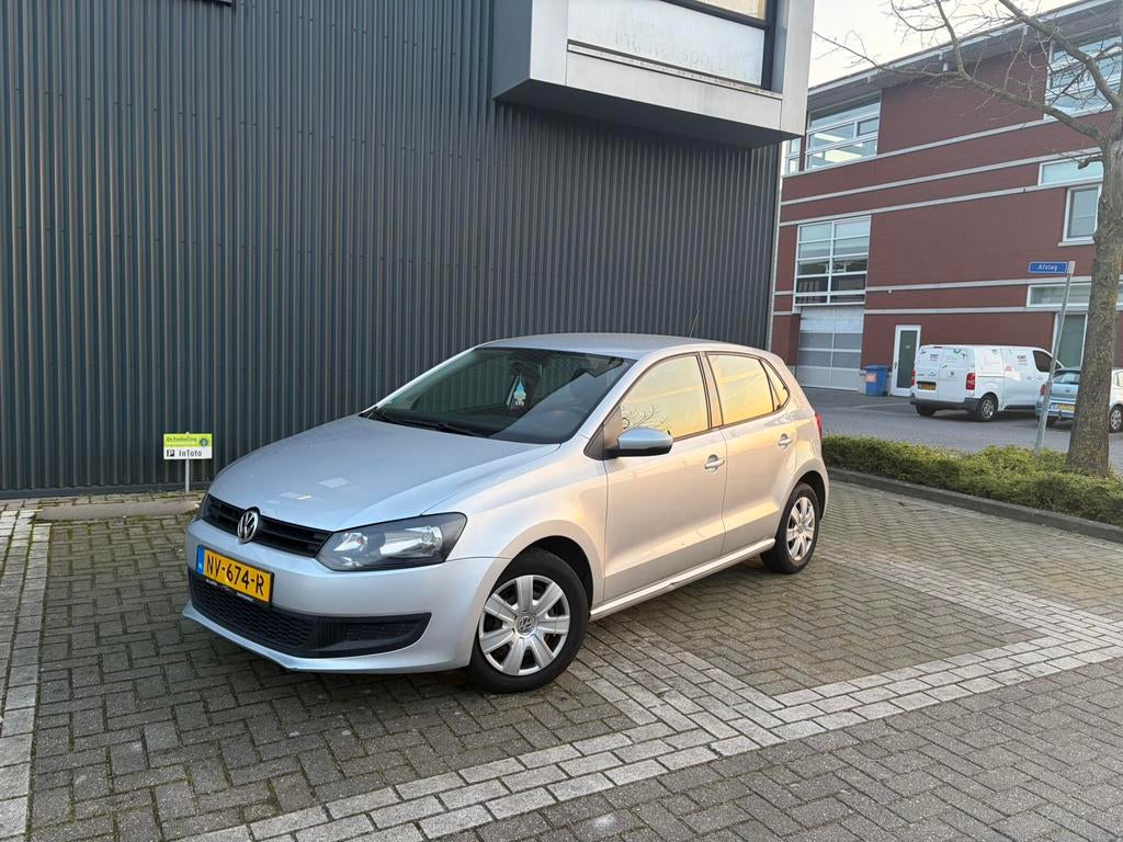 Volkswagen Polo 1.2 TSI 5D 2010 AIRCO BT CAMERA, Voorwielaandrijving, 967 kg, 40 €/maand, Zwart