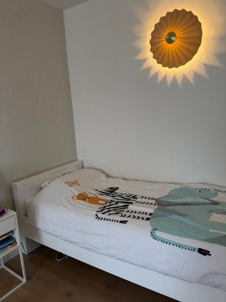 Bed hoogglans wit 90x200 incl. bedbodem, Huis en Inrichting, Slaapkamer | Bedden, Ophalen, Gebruikt, 90 cm, Eenpersoons