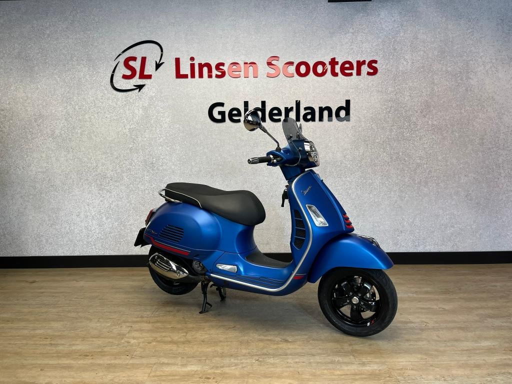 Vespa GTS 300cc HPE Super Sport Mat Blauw 2021