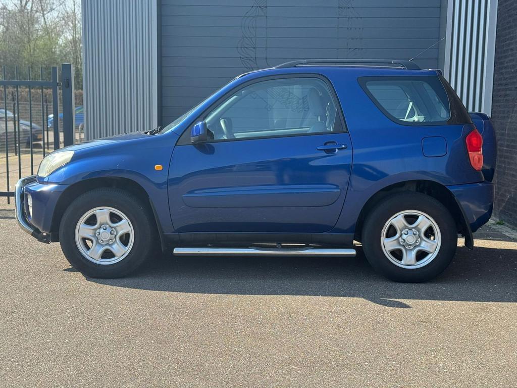 Toyota RAV4 1.8-16V VVT-i Luna, Voorwielaandrijving, Gebruikt, 4 cilinders, Blauw