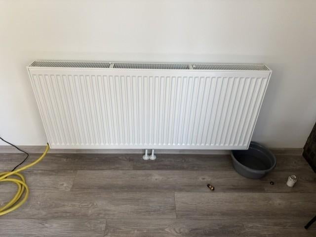 Radiator wit, Doe-het-zelf en Verbouw, Verwarming en Radiatoren, Ophalen, 30 tot 80 cm, Radiator, Zo goed als nieuw