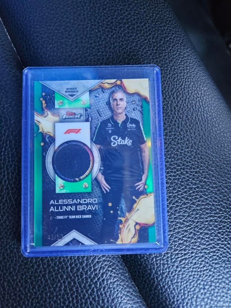 F1r-alu topps finest f1 2024 relic card alunni bravi stake, Ophalen of Verzenden, Nieuw, Plaatje