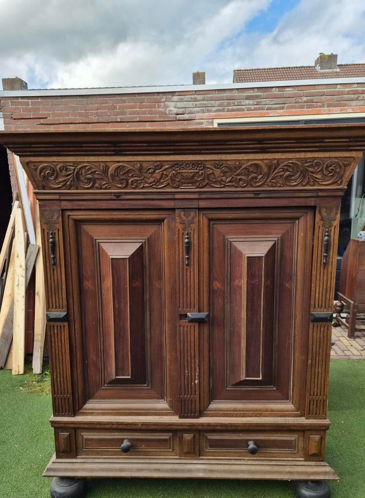 Antieke kast, Antiek en Kunst, Antiek | Meubels | Kasten, Ophalen of Verzenden