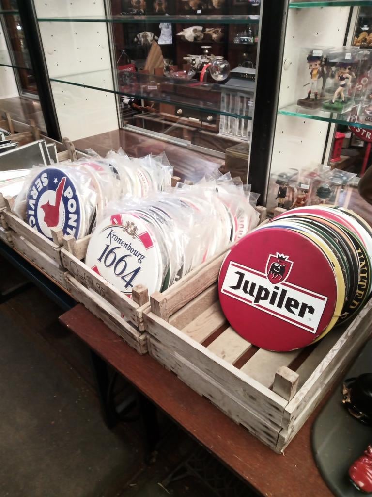 Diverse Reclameborden: Jupiler, Kronenbourg, Coca-Cola, Diverse fabrikanten, Reclamebord, Gebruikt, Onbekend