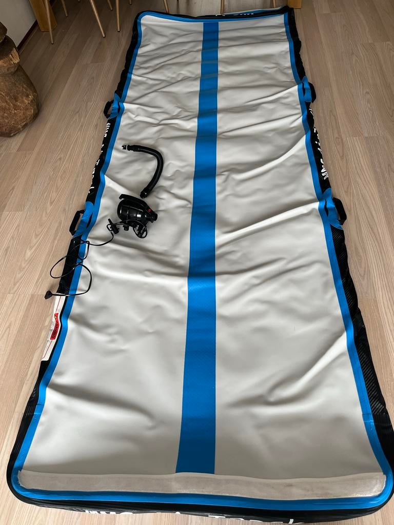 Airtrack turnmat 3x1x0.10m met pomp en tas, Ophalen, Zo goed als nieuw, Materiaal