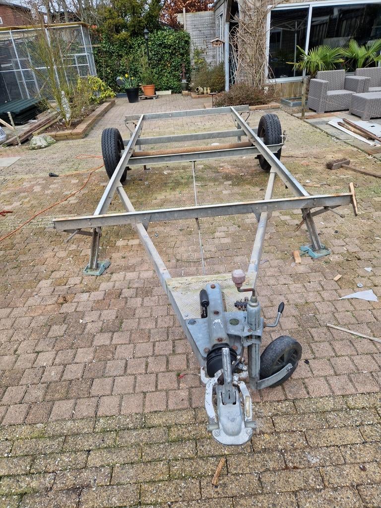 Caravan onderstel compleet met verlichting, Ophalen of Verzenden