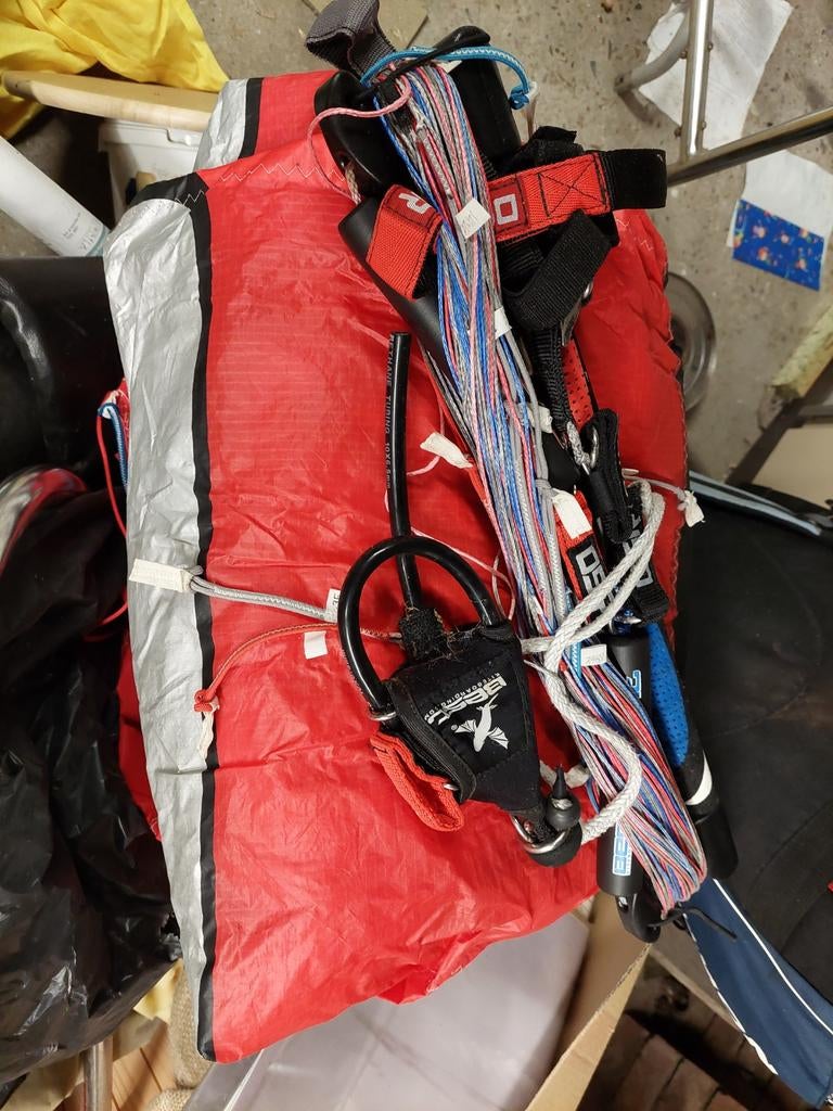 Waroo Kite 11m² met bar en lijnen - Nette staat, Gebruikt, Bar, Geen board, 11 m²