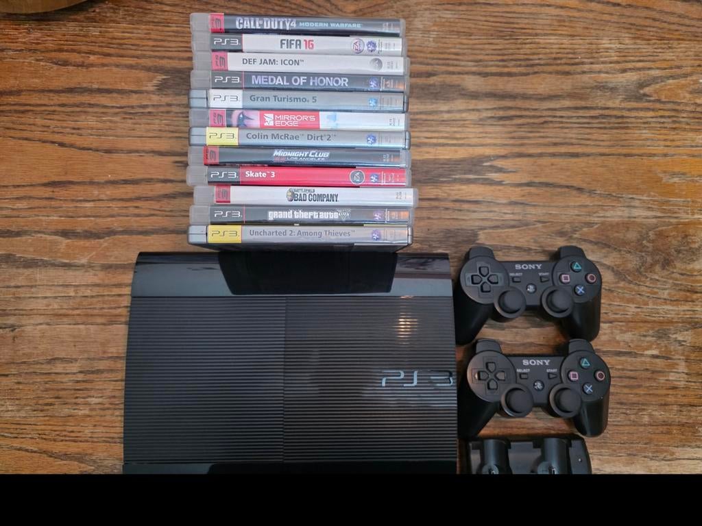 PS 3 Super Slim 500GB, Spelcomputers en Games, Spelcomputers | Sony PlayStation 3, Met games, Super Slim, Met 2 controllers, Ophalen of Verzenden