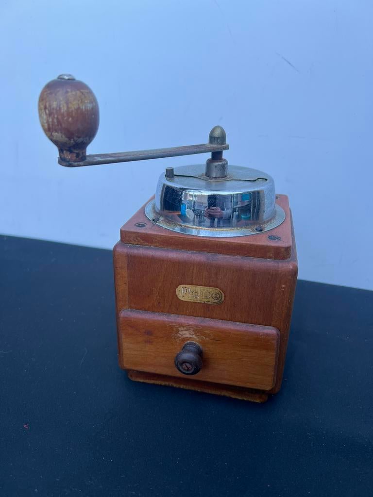 Te Koop : Koffiemolen Handmatig Antieke PeDe Koffie molen, Ophalen of Verzenden