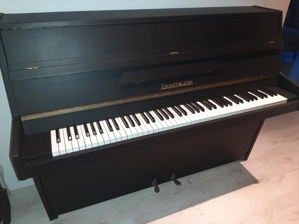 ZIMMERMANN Piano 107H Zwart Mat 2jr. garantie, Ophalen of Verzenden, Zwart