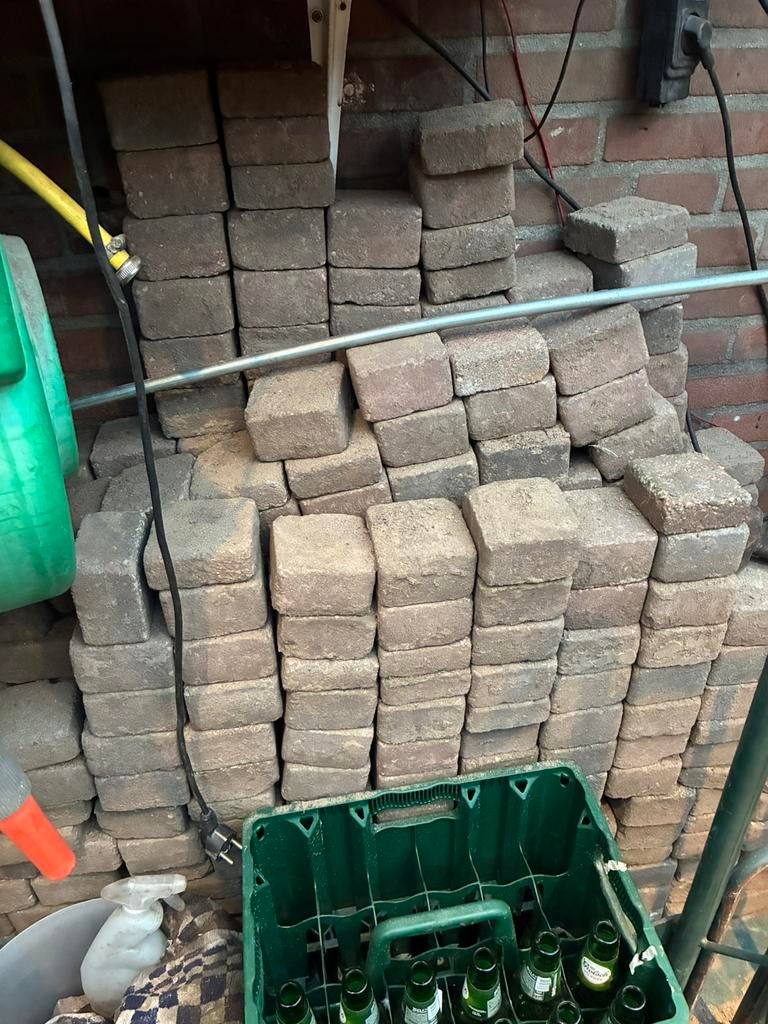 gratis stenen 10x10, Ophalen, Zo goed als nieuw, Beton, Klinkers