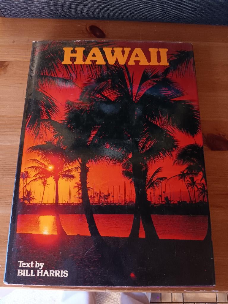 Boek Hawaii, Ophalen of Verzenden, Gelezen, Bill Harris
