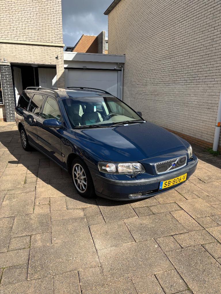 Volvo V70 2.4 140PK 2001 Blauw, Auto's, Voorwielaandrijving, 1800 kg, V70, Stationwagon