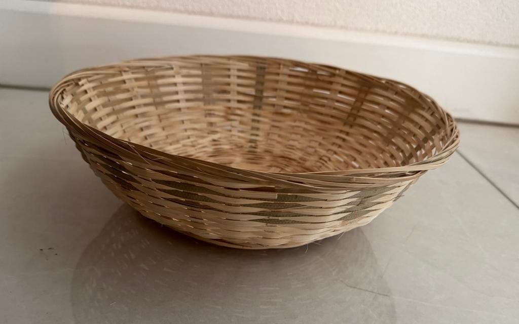 Rieten mand diameter 35 cm hoogte 10,5 cm, Ophalen of Verzenden, Zo goed als nieuw, Rond, Riet