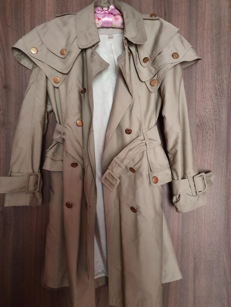Burberry meisjes trenchcoat maat 140, Kleding | Dames, Jassen | Zomer, Verzenden, Zo goed als nieuw, Maat 34 (XS) of kleiner, Beige