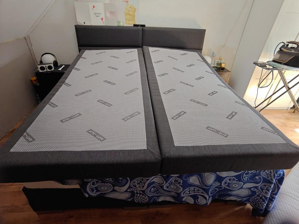 2 xboxspringmatras 2 x 90cm   + topper, Huis en Inrichting, Ophalen of Verzenden, Zo goed als nieuw, Eenpersoons, 90 cm