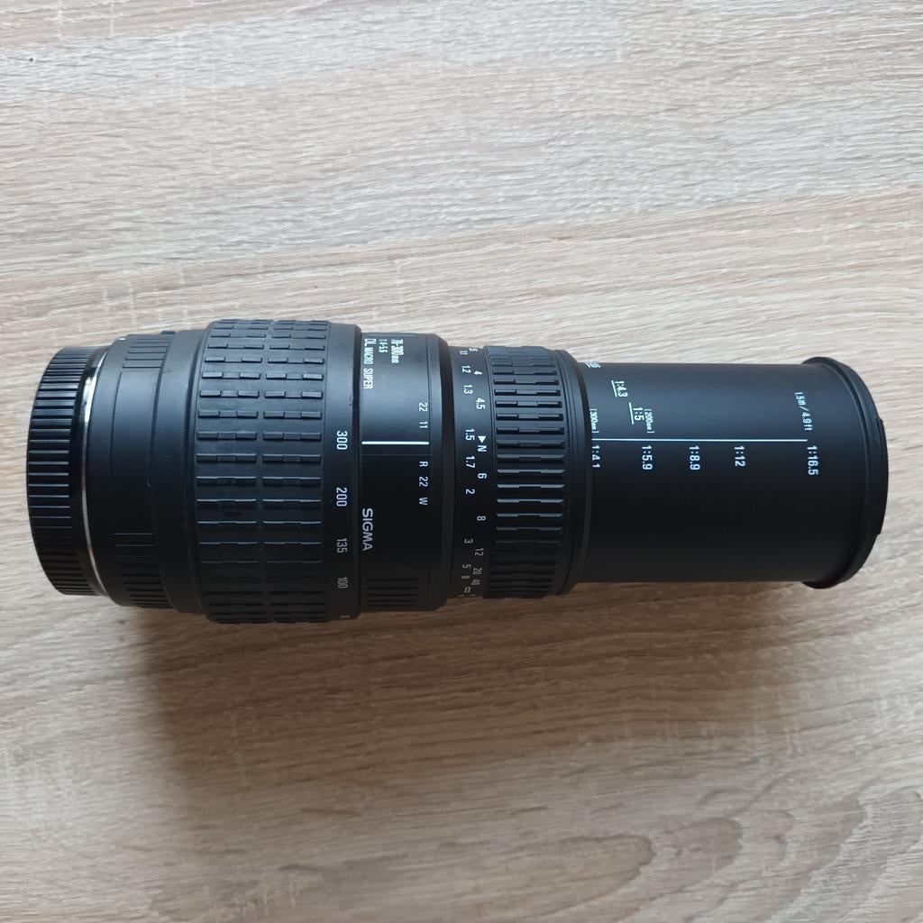 Sigma 70-300mm f/4-5.6 DL Macro Super lens, Audio, Tv en Foto, Fotografie | Lenzen en Objectieven, Ophalen of Verzenden