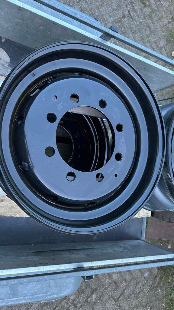 4x Vrachtwagenvelgen 11.75x22.5 - 8x275 - ET110, Auto-onderdelen, Banden en Velgen, Ophalen, Velg(en), Vrachtwagen, Overige maten