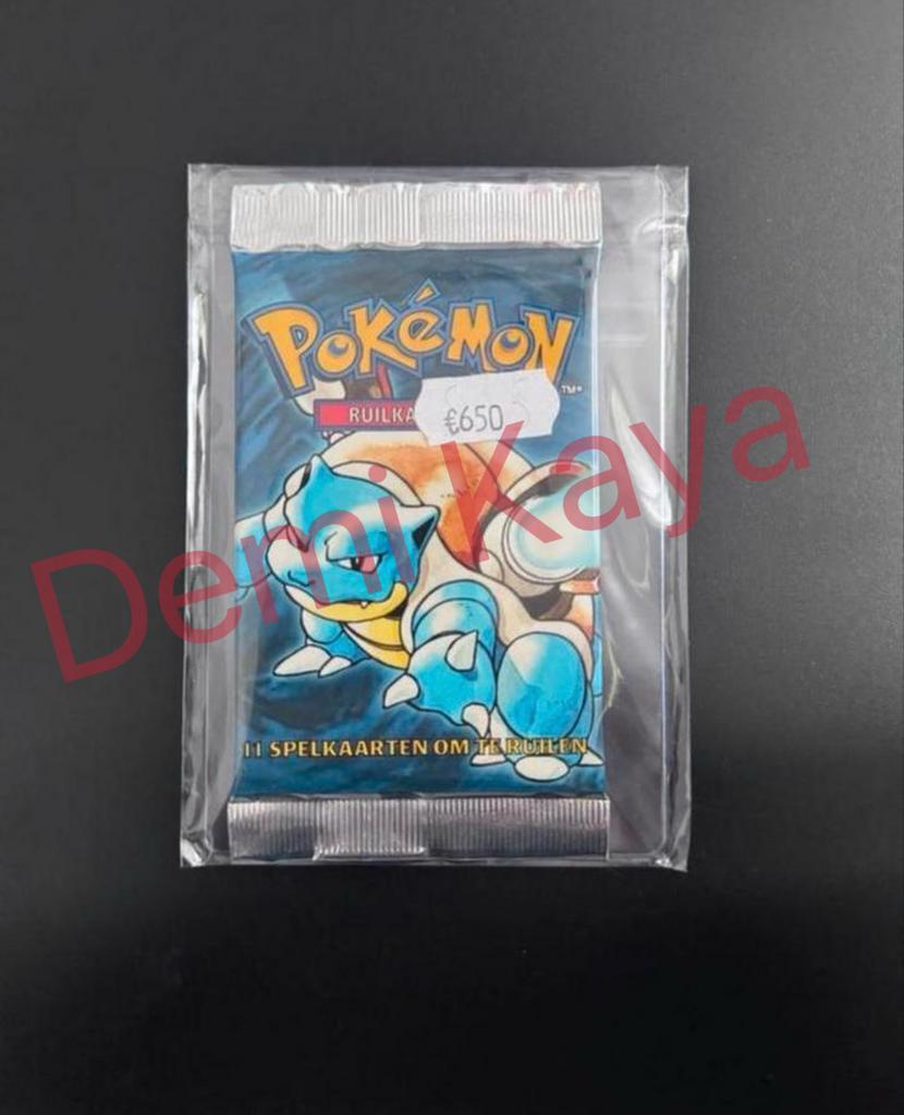 Pokémon Base Set Booster Pack Blastoise Art HEAVY 1999 NL, Ophalen, Nieuw, Booster