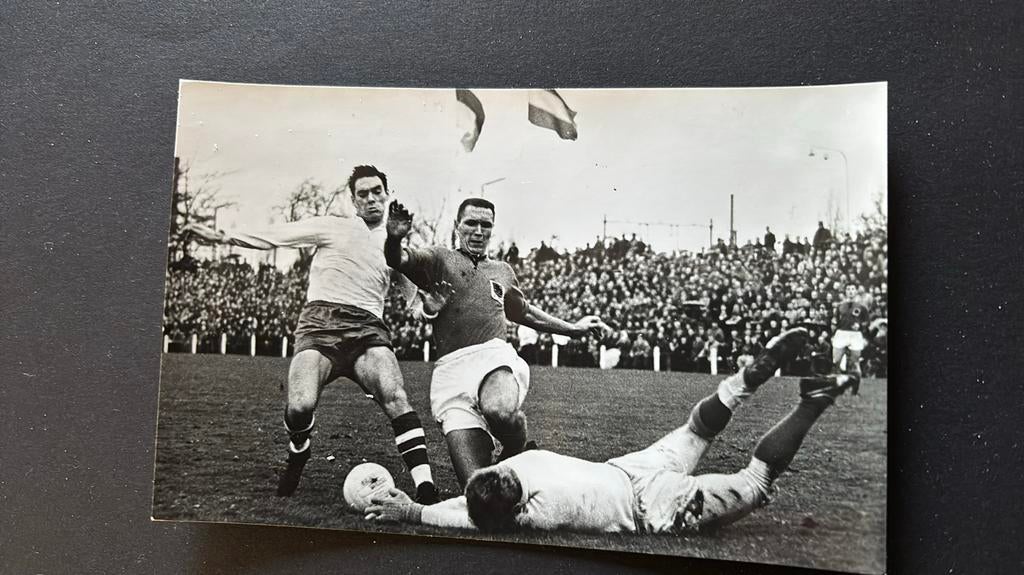 PSV Eindhoven-FC Volendam 1963-1964 Ansichtkaart prima staat, Verzamelen, Verzenden, Zo goed als nieuw, PSV, Spelerskaart