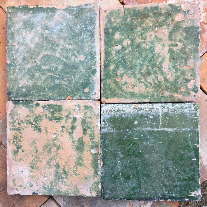 Oude geglazuurde estrikken 21 x 21cm, groen, Boerenplavuizen, Ophalen, Gebruikt, Steen of Klei, Minder dan 50 cm