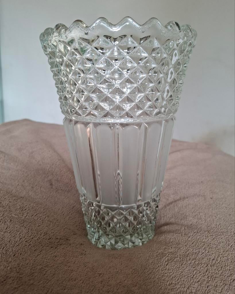 Vintage Heřmanova Hut Art Deco Vaas, Huis en Inrichting, Ophalen of Verzenden, Overige kleuren, Glas, Minder dan 50 cm