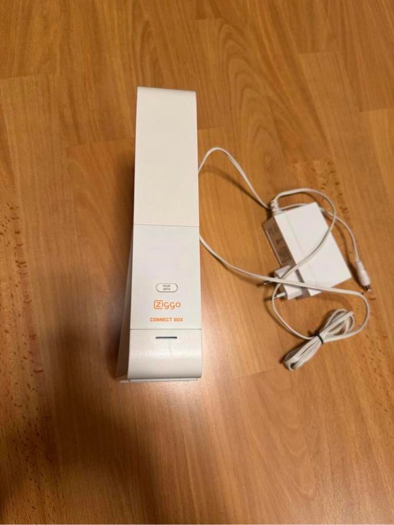 Ziggo Connect Box Router met Modem, Ophalen of Verzenden, Zo goed als nieuw, Router met modem
