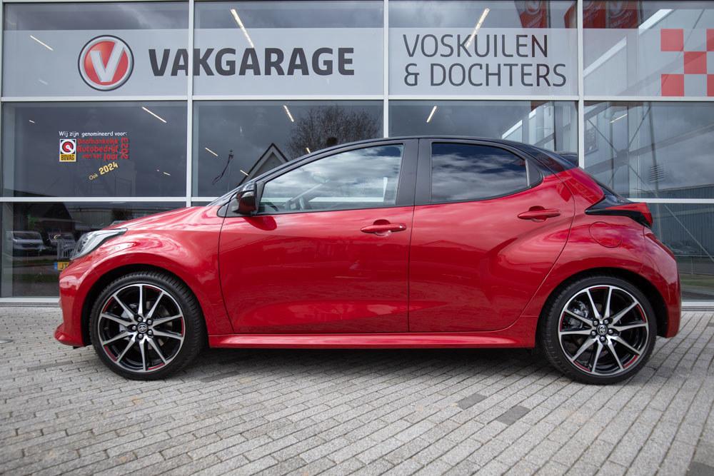 Toyota Yaris 1.5 Hybrid GR Sport |Panoramadak | Stoelverwarm, 12 maanden, Gebruikt, Zwart, 116 pk