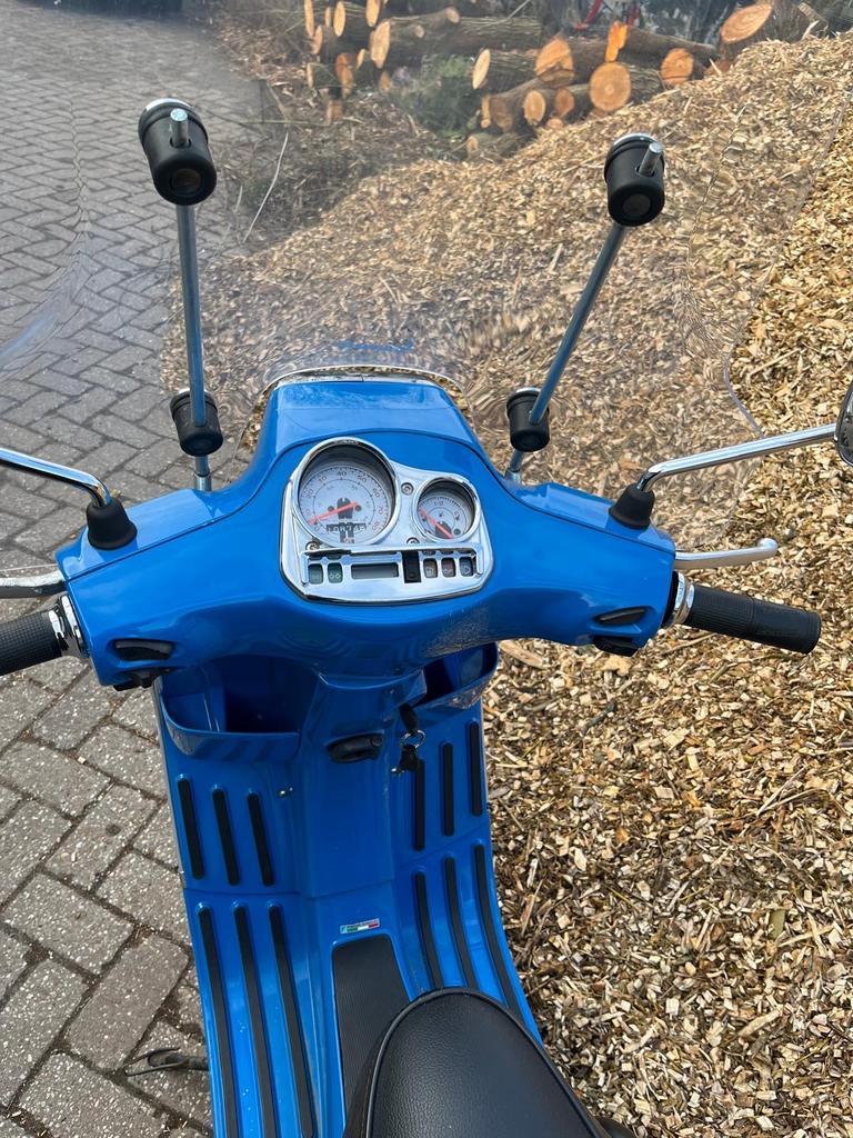 Prachtige blauwe Vespa Piaggio scooter, Fietsen en Brommers, Ophalen, Gebruikt, Overige modellen, Maximaal 45 km/u