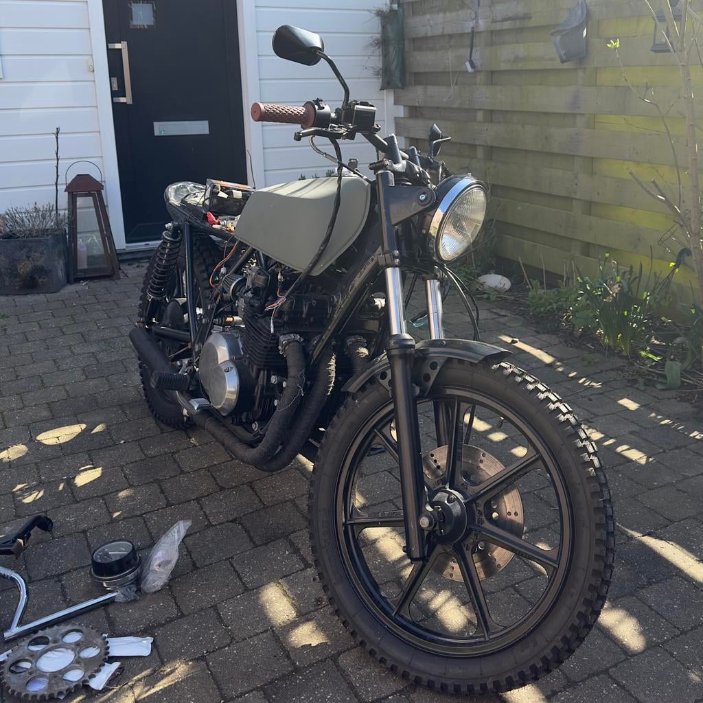 Kawasaki Z400J café racer project, Motoren, Sportuitlaat, 4 cilinders, Particulier, 399 cc