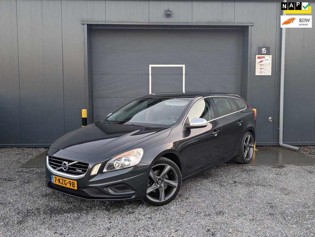 Volvo V60 1.6 T3 R-Design, NAP, AIRCO AUTOMAAT, Gebruikt, 4 cilinders, 150 pk, Leder en Stof