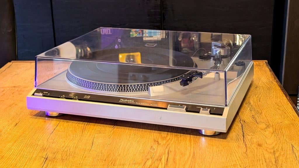 TECHNICS SL-220 • GARANTIE • GEREVISEERD • TOP KWALITEIT, Rick's Audio 
De Kempen 18 
6021PZ Budel 
+31 (0)495 785698
info@ricks-audio.com