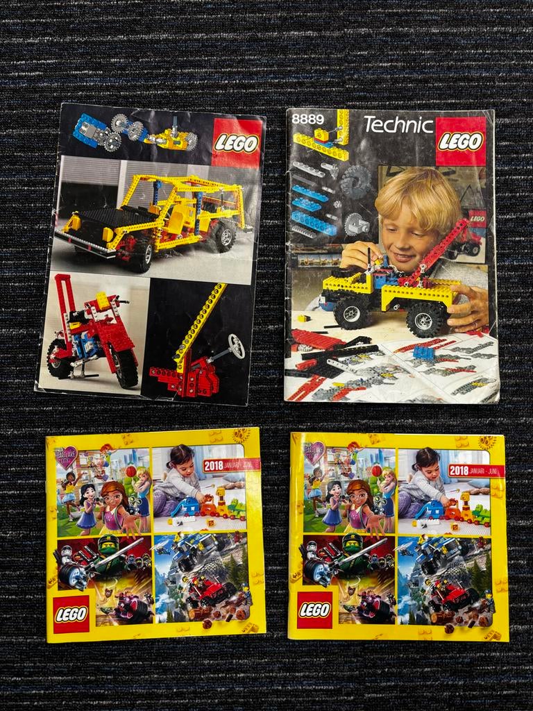 Diverse Lego boeken, oa 8889 en catalogus 2018, Ophalen of Verzenden, Gebruikt