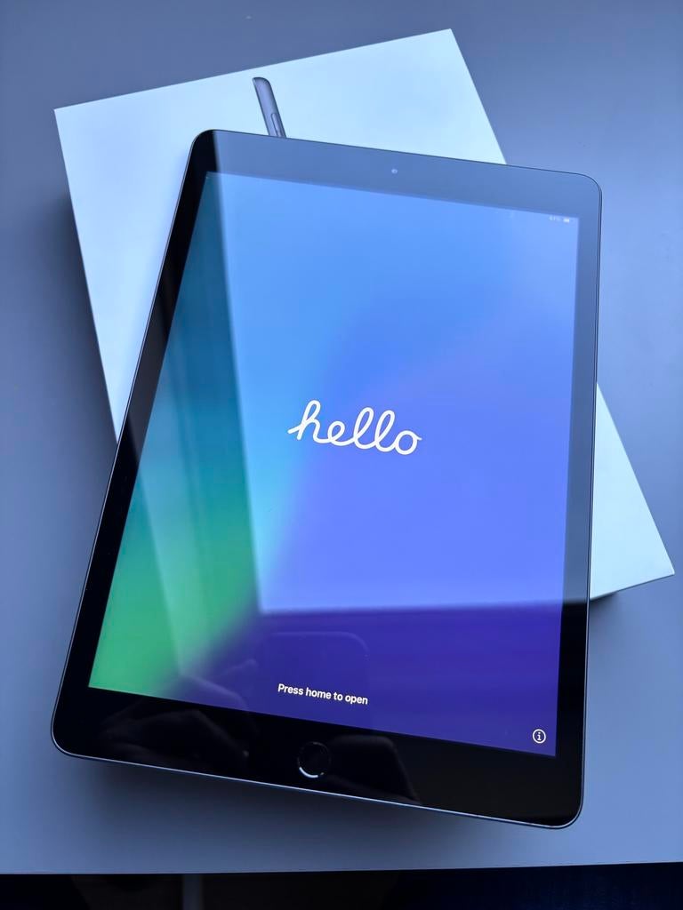 Apple iPad (8e generatie) 32 GB Zwart, Computers en Software, Apple iPads, 10 inch, Gebruikt, 32 GB, Apple iPad