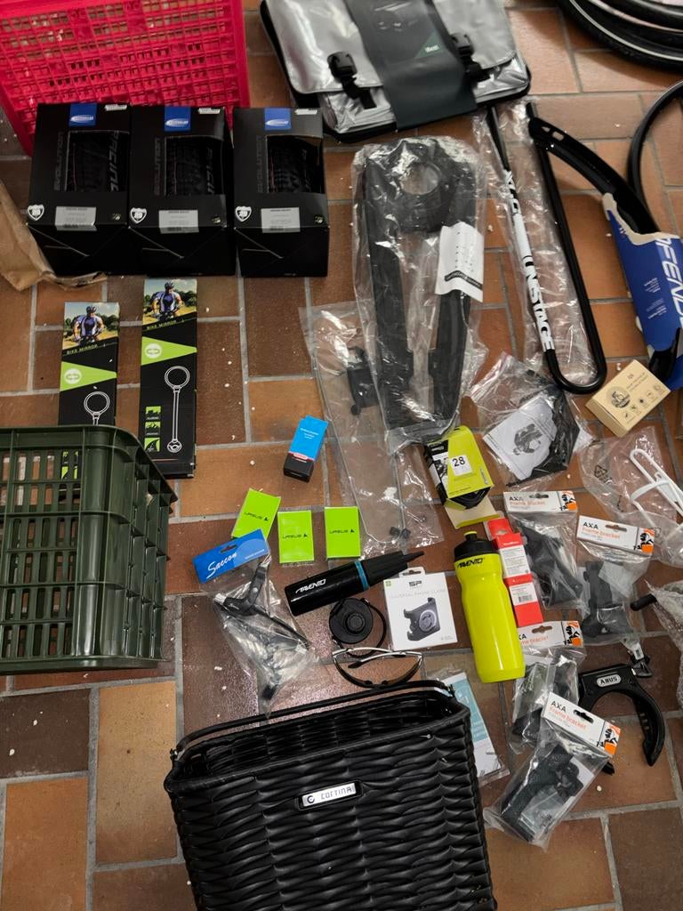 Diverse Nieuwe Fietsaccessoires en Onderdelen - Grote Partij, Fietsen en Brommers, Ophalen of Verzenden, Nieuw