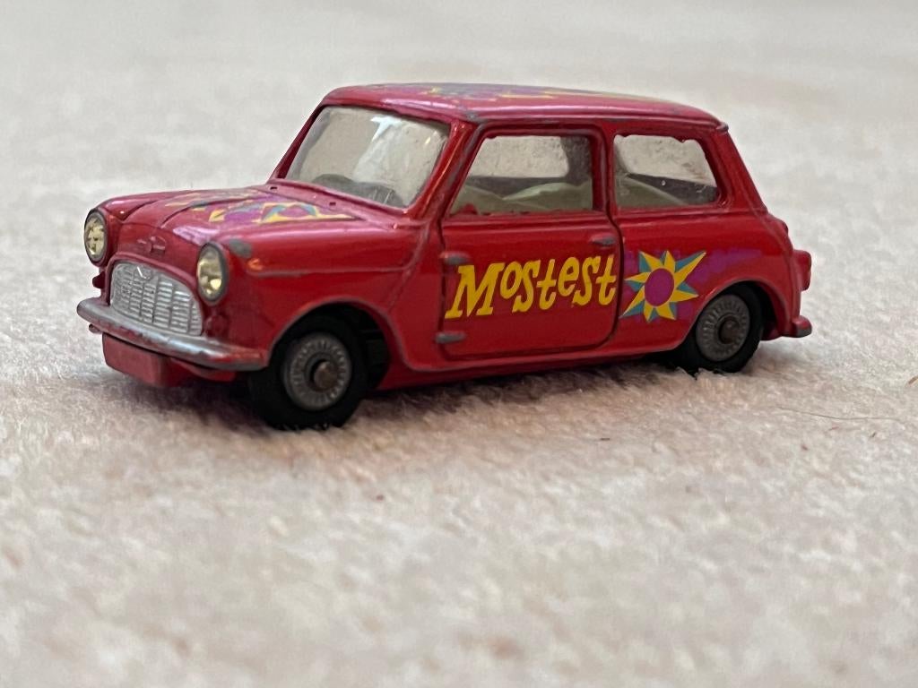 Corgi Toys - 349 Morris Mini Minor 'Pop Art' Edition, Hobby en Vrije tijd, Modelauto's | 1:43, Gebruikt, Auto, Corgi, Ophalen of Verzenden