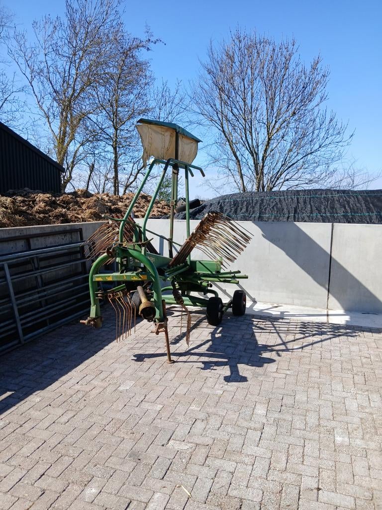 Krone hark icar bazzoli getrokken kraan banden, Ophalen, Weidebouw