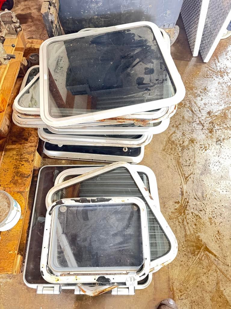 Geblindeerde scheepsramen in verschillende maten, Watersport en Boten, Bootonderdelen, Ophalen, Gebruikt, Overige typen, Zeilboot of Motorboot
