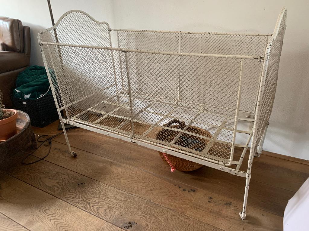 Vintage ijzeren kinderledikant, Ophalen