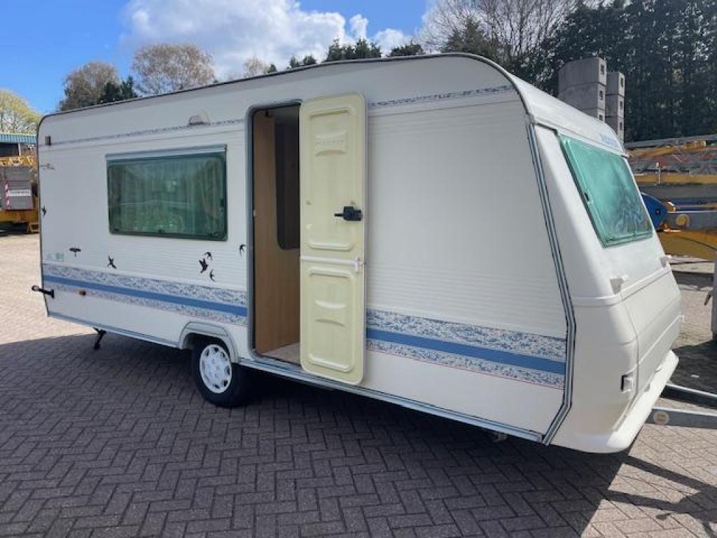 Adria Unica A 502 DK 2001; stapelbed 2xzit tent; zeer netjes, Overige typen, Bedrijf, Treinzit, 750 - 1000 kg