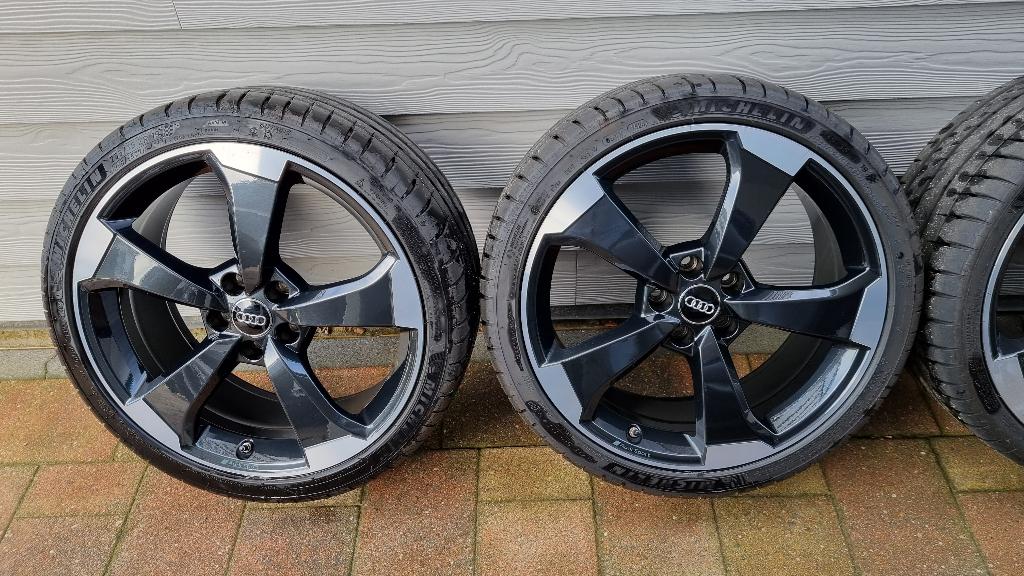 Audi RS3 19 inch OEM rotor velgen breedset zgan zomerbanden, Auto diversen, Overige Auto diversen, Ophalen