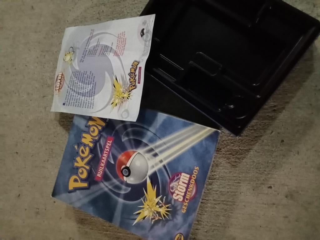 Pokemon lege box spel, Hobby en Vrije tijd, Verzamelkaartspellen | Pokémon, Ophalen of Verzenden, Gebruikt, Overige typen