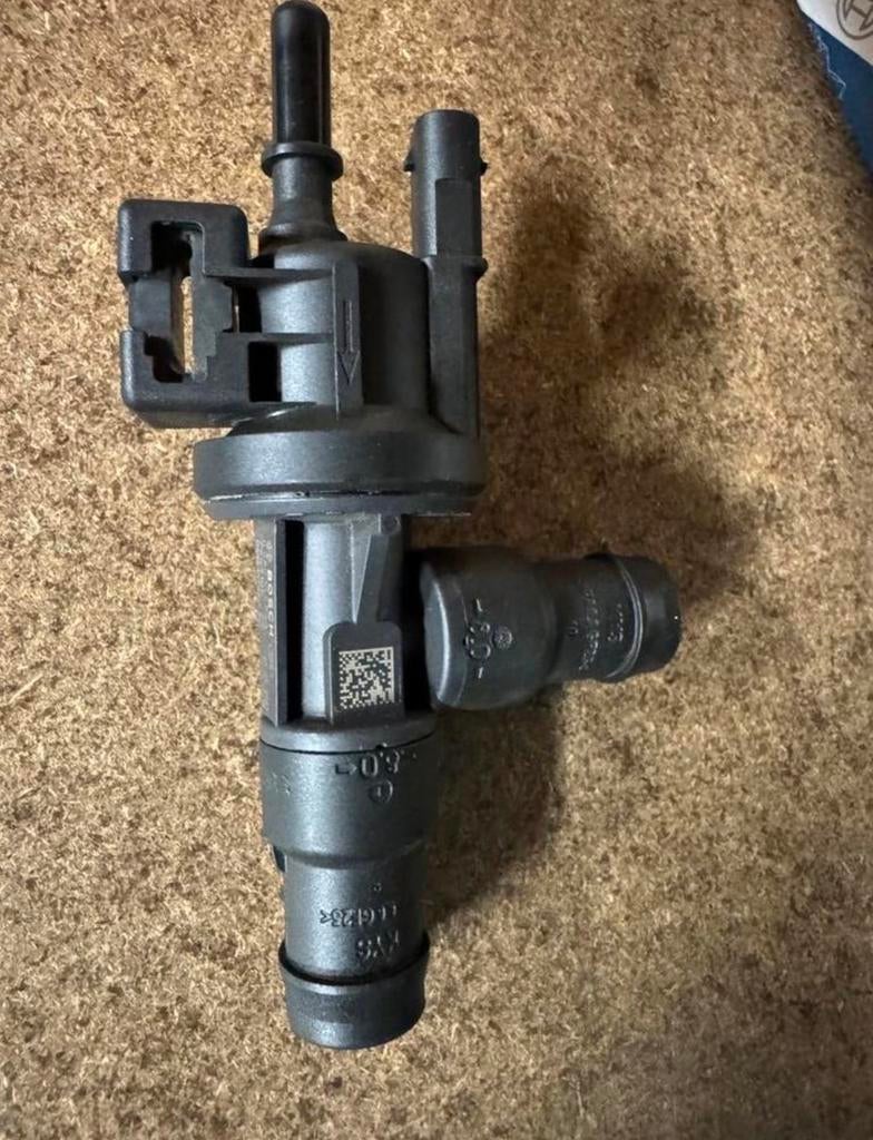 BMW Bosch brandstoftank ontluchtingsklep, Auto-onderdelen, Ophalen of Verzenden, BMW