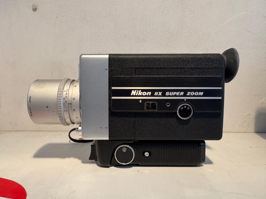 Nikon 8X Super Zoom,  vintage filmcamera uit circa 1967, Audio, Tv en Foto, Videocamera's Analoog, Ophalen, 8mm, Camera