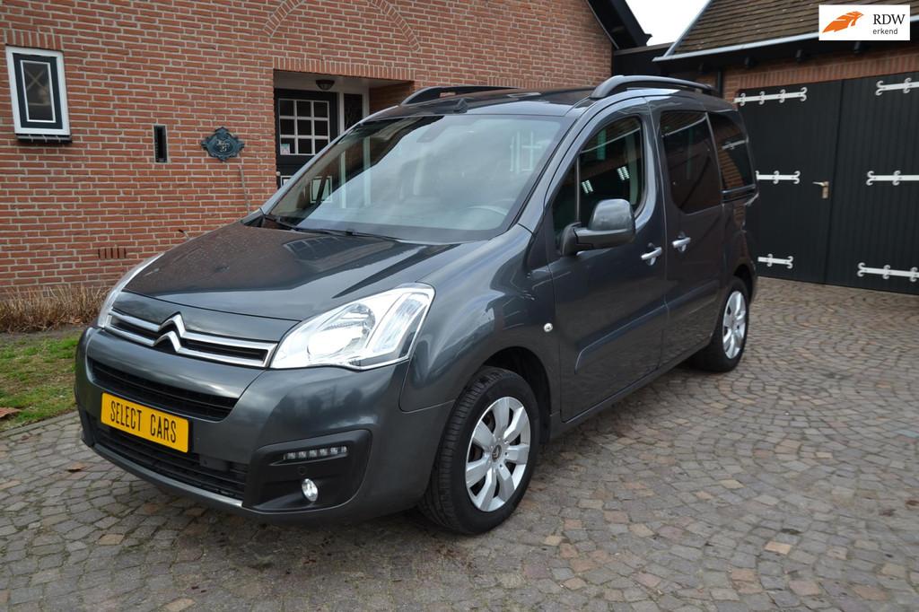 Citroen Berlingo 1.2 PureTech XTR - Airco - Navigatie+Camara, Voorwielaandrijving, Stof, Gebruikt, Zwart
