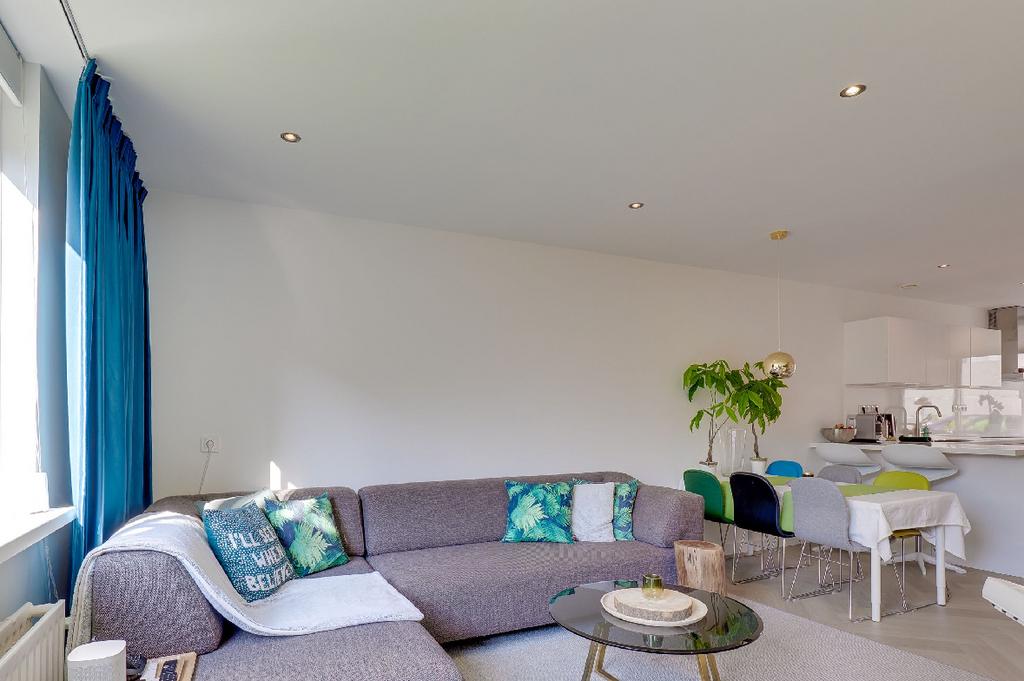 Hoekbank Leolux Faya Lobi design bank in 2 delen, Huis en Inrichting, Banken | Bankstellen, Ophalen, Gebruikt, 100 tot 125 cm