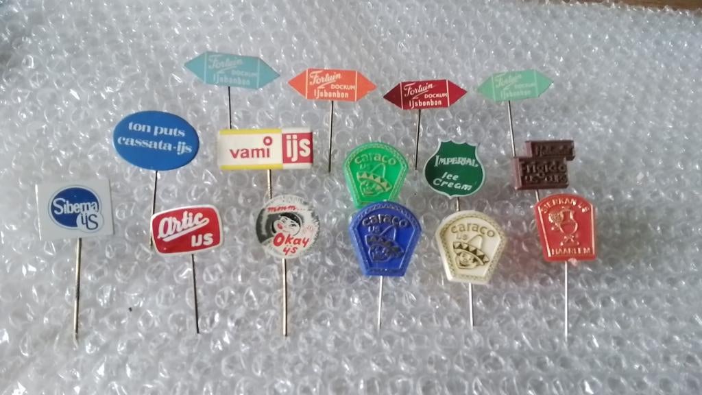 15 verschillende speldjes ijsmerken, Ophalen of Verzenden, Zo goed als nieuw, Overige onderwerpen