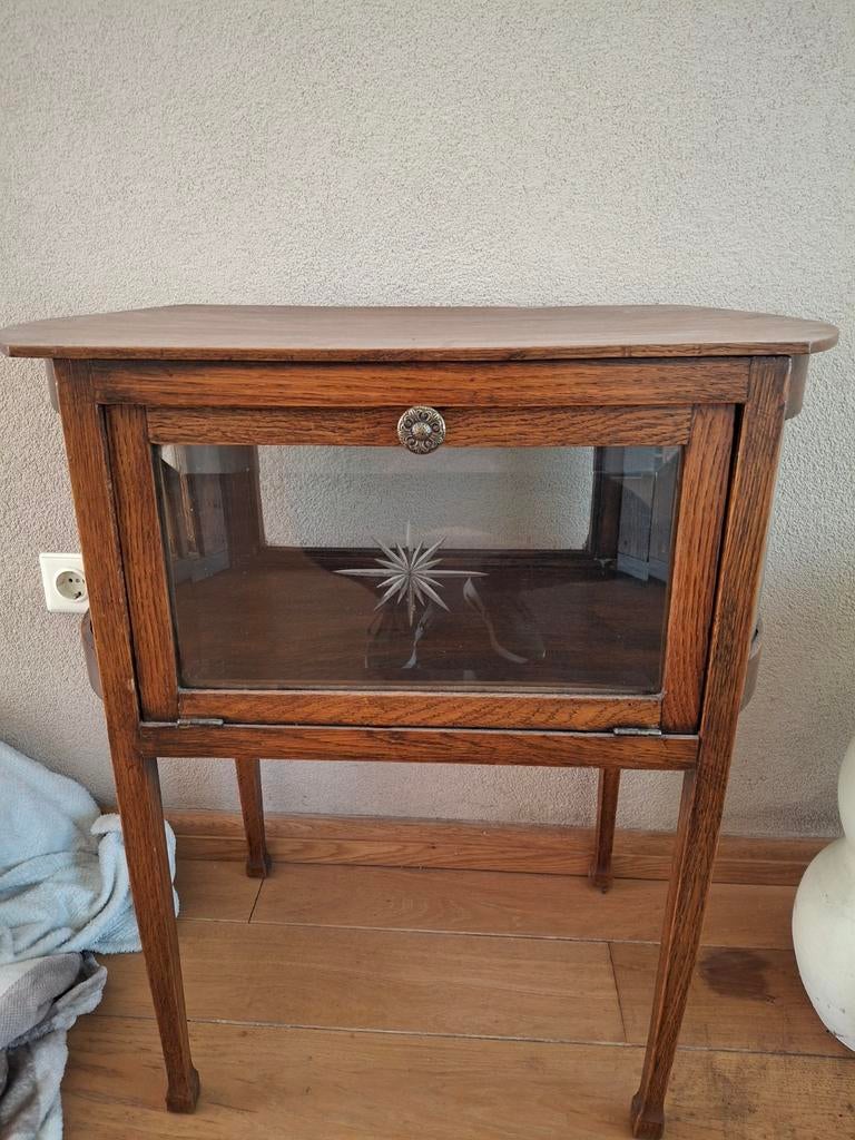 Antieke theekastje, Ophalen